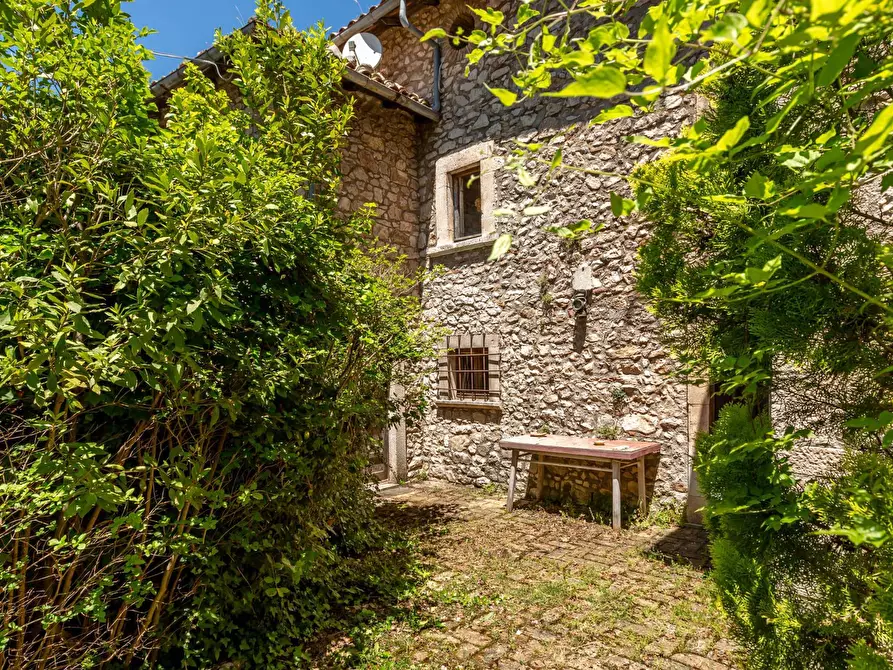 Immagine 62 di Castello in vendita  in Largo Castello a Pereto