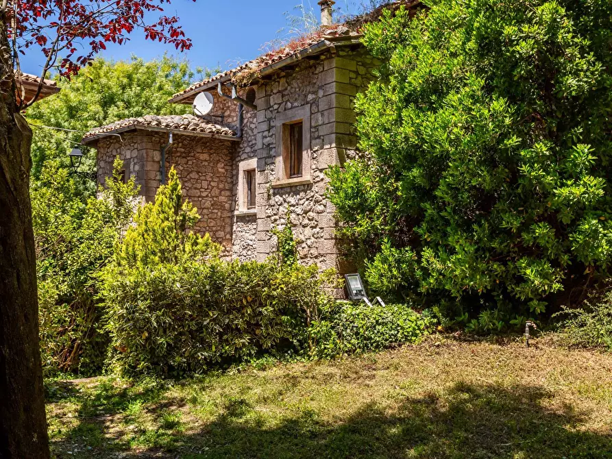 Immagine 63 di Castello in vendita  in Largo Castello a Pereto