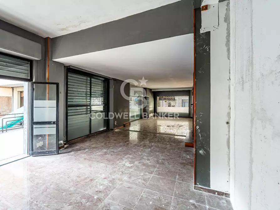 Immagine 4 di Locale commerciale in vendita  in corso italia a Acireale