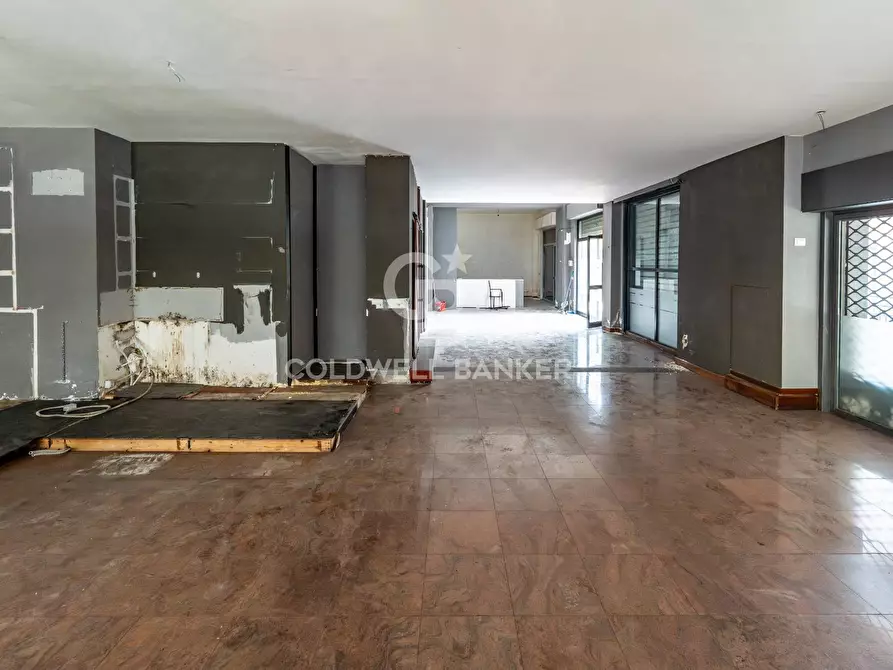 Immagine 5 di Locale commerciale in vendita  in corso italia a Acireale