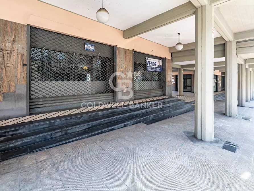 Immagine 6 di Locale commerciale in vendita  in corso italia a Acireale