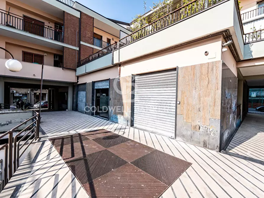 Immagine 8 di Locale commerciale in vendita  in corso italia a Acireale