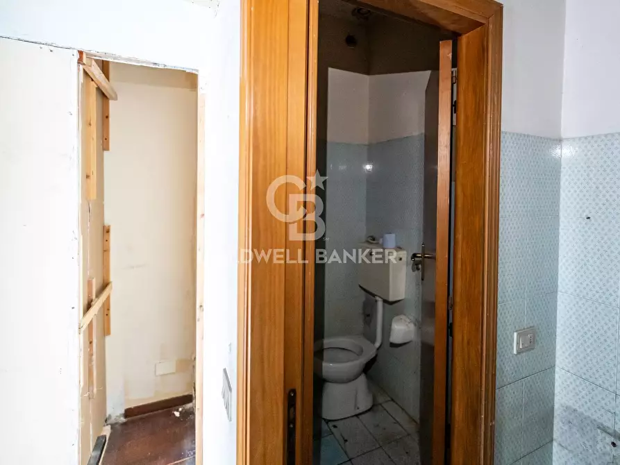 Immagine 11 di Locale commerciale in vendita  in corso italia a Acireale