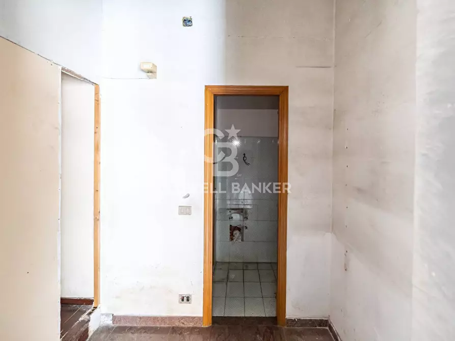 Immagine 12 di Locale commerciale in vendita  in corso italia a Acireale