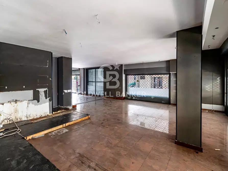 Immagine 13 di Locale commerciale in vendita  in corso italia a Acireale