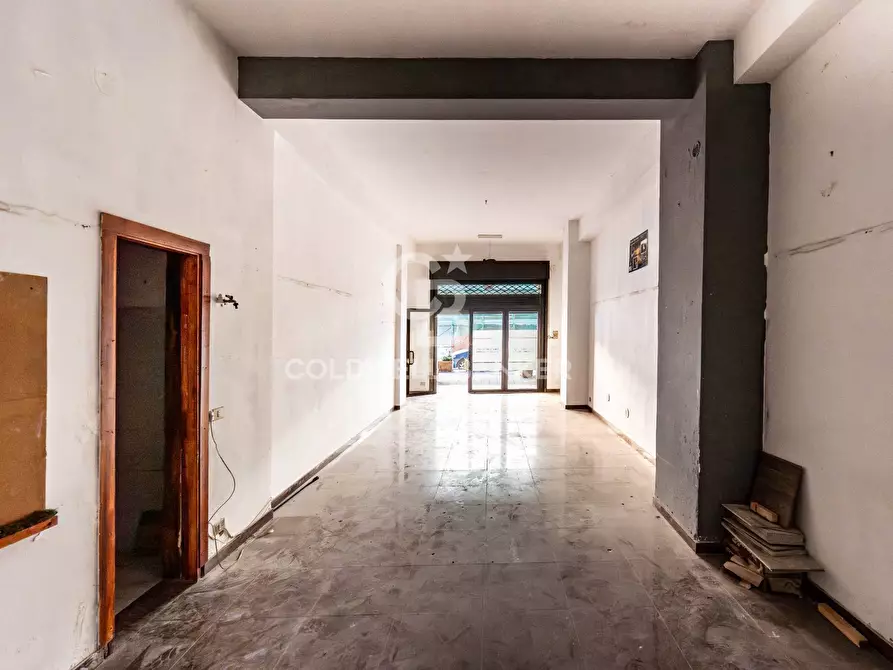 Immagine 18 di Locale commerciale in vendita  in corso italia a Acireale
