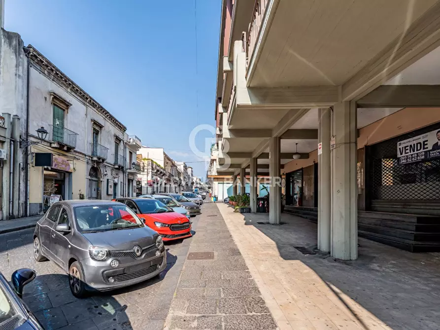 Immagine 20 di Locale commerciale in vendita  in corso italia a Acireale
