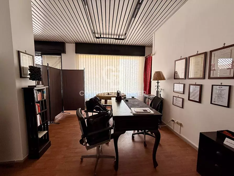 Immagine 10 di Negozio in vendita  in via John Fitzgerald Kennedy 51 a Acireale