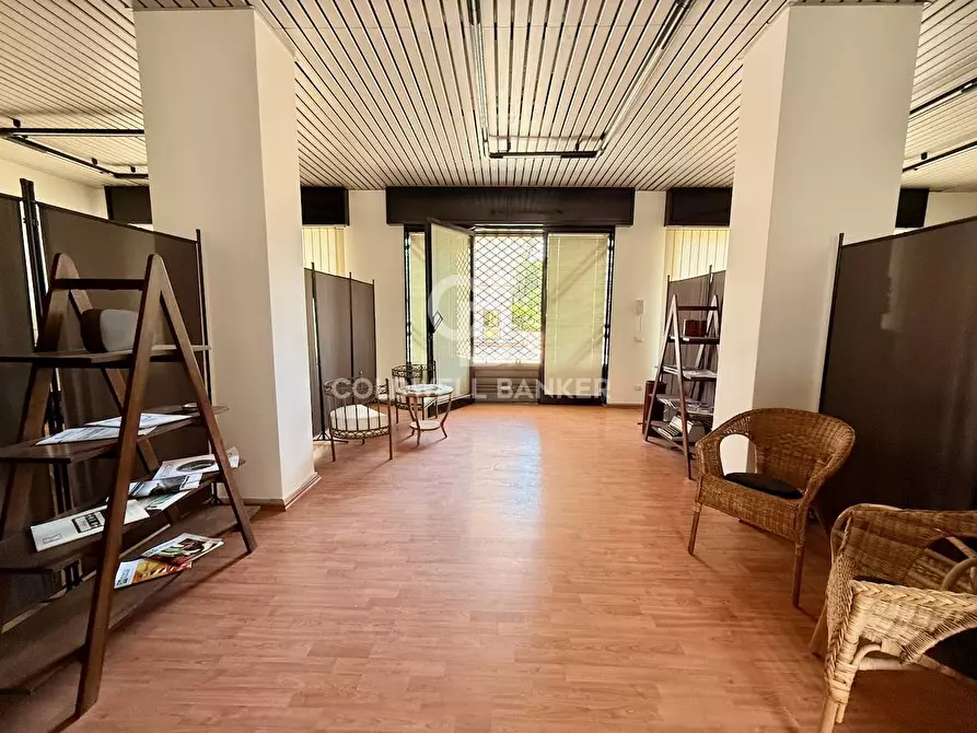 Immagine 12 di Negozio in vendita  in via John Fitzgerald Kennedy 51 a Acireale