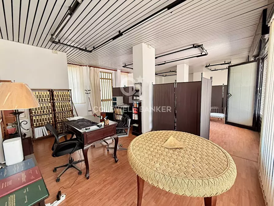 Immagine 13 di Negozio in vendita  in via John Fitzgerald Kennedy 51 a Acireale