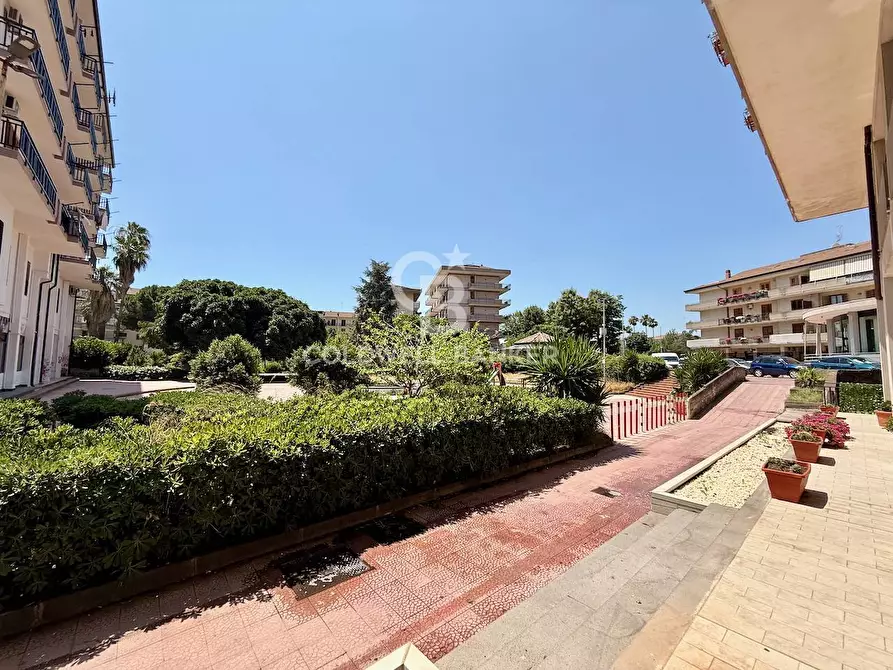 Immagine 14 di Negozio in vendita  in via John Fitzgerald Kennedy 51 a Acireale