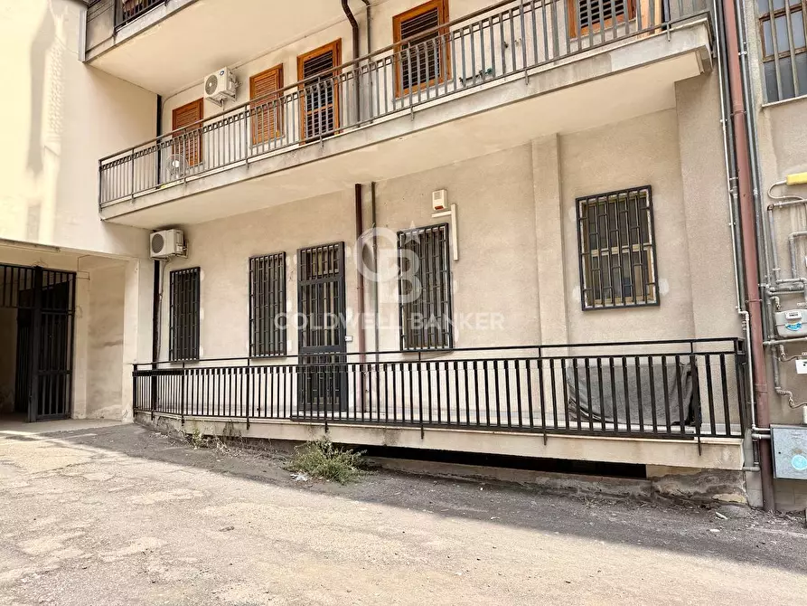Immagine 19 di Negozio in vendita  in via John Fitzgerald Kennedy 51 a Acireale