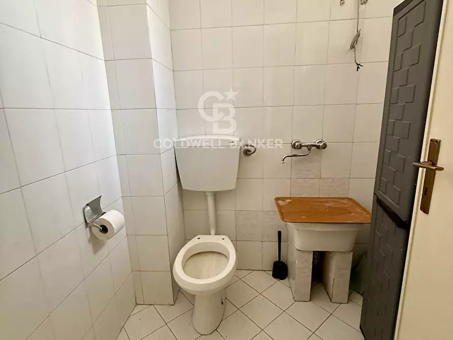 Immagine 22 di Negozio in vendita  in via John Fitzgerald Kennedy 51 a Acireale