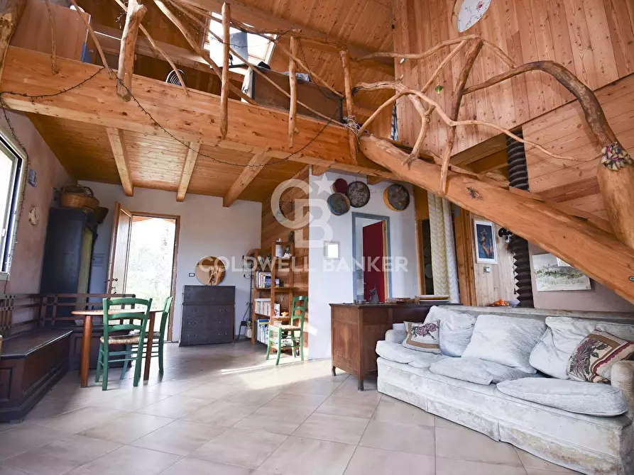 Immagine 2 di Villa in vendita  in VIa Sabaudia 5 a Acireale