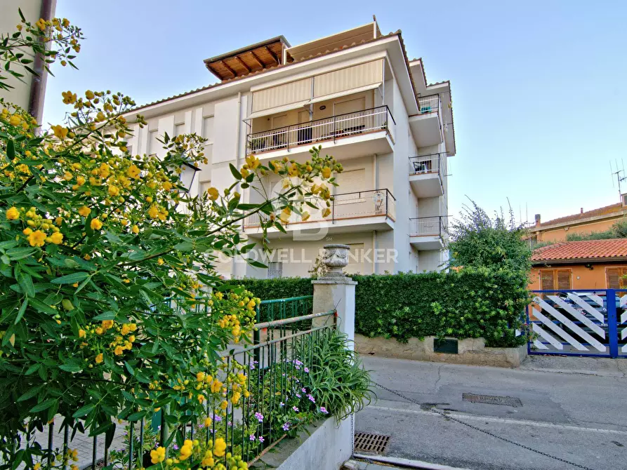 Immagine 3 di Appartamento in vendita  in Via S. Francesca Romana a Porto Azzurro