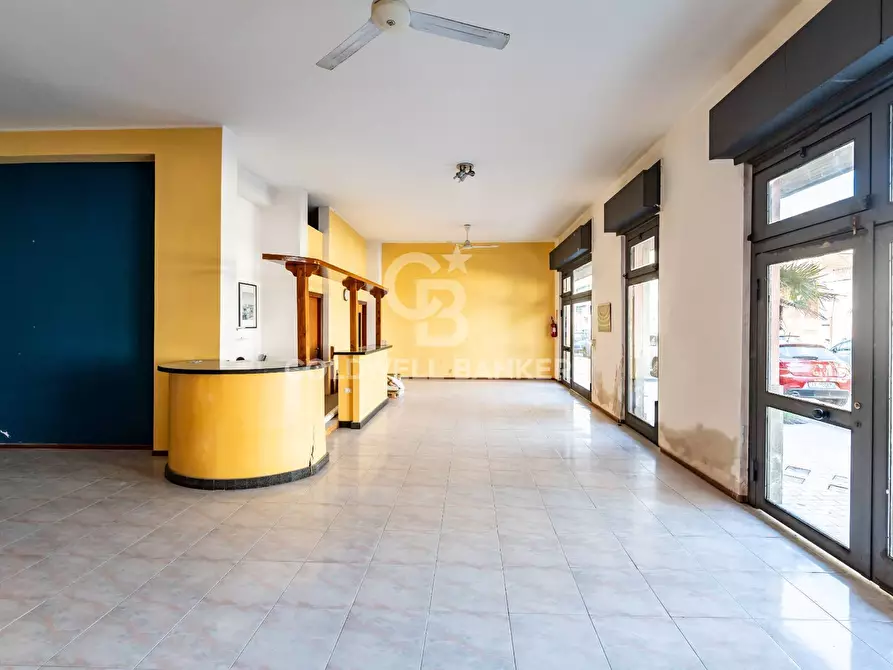 Immagine 12 di Attività commerciale in vendita  in VIA SPIAGGIA 111 a Mascali