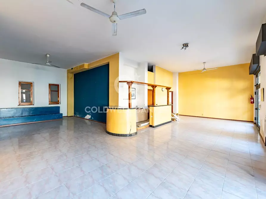 Immagine 13 di Attività commerciale in vendita  in VIA SPIAGGIA 111 a Mascali