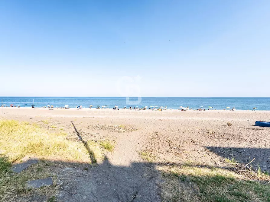 Immagine 4 di Negozio in vendita  in via spiaggia 111 a Mascali