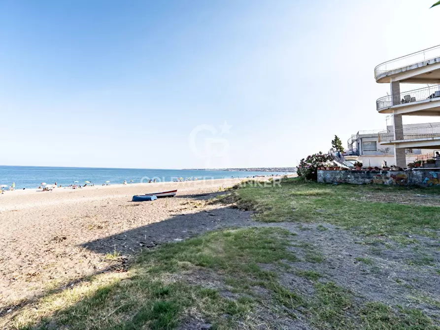 Immagine 5 di Negozio in vendita  in via spiaggia 111 a Mascali