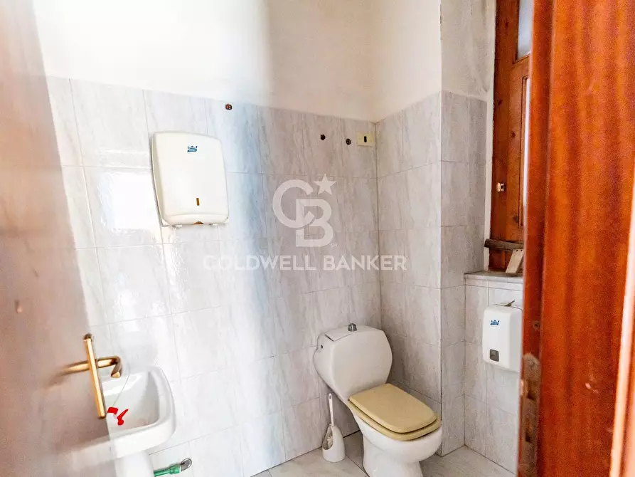 Immagine 31 di Negozio in vendita  in via spiaggia 111 a Mascali