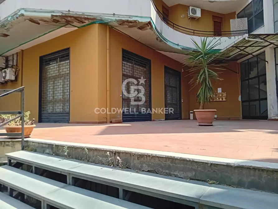 Immagine 10 di Locale commerciale in affitto  in Via Vittorio Sardella 18 a Acireale