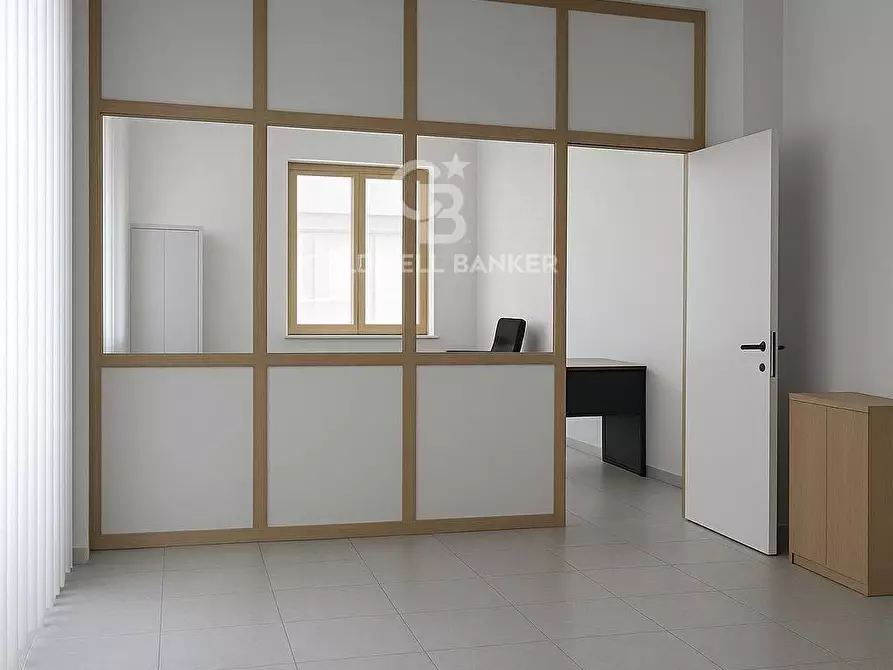 Immagine 4 di Locale commerciale in affitto  in Via Vittorio Sardella 18 a Acireale