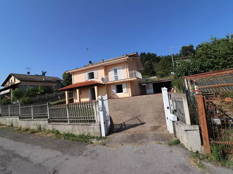 Immagine 4 di Villa in vendita  in Strada vecchia Torino a Bra