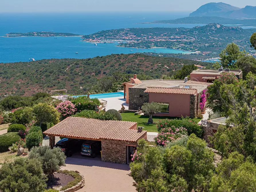 Immagine 3 di Villa in vendita  in San Pantaleo Costa Smeralda a Aggius