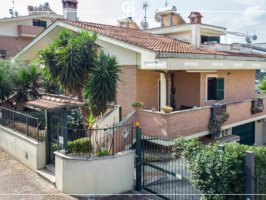 Immagine 2 di Villa in vendita  in Via dell'Acqua Acetosa 32/34 a Ciampino