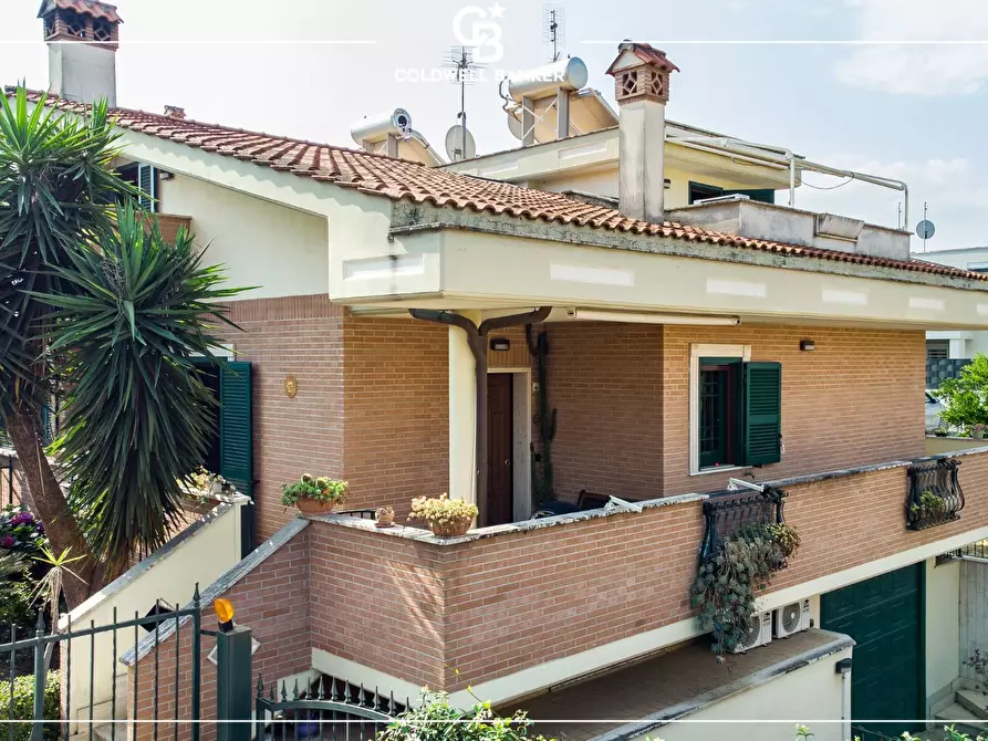 Immagine 3 di Villa in vendita  in Via dell'Acqua Acetosa 32/34 a Ciampino
