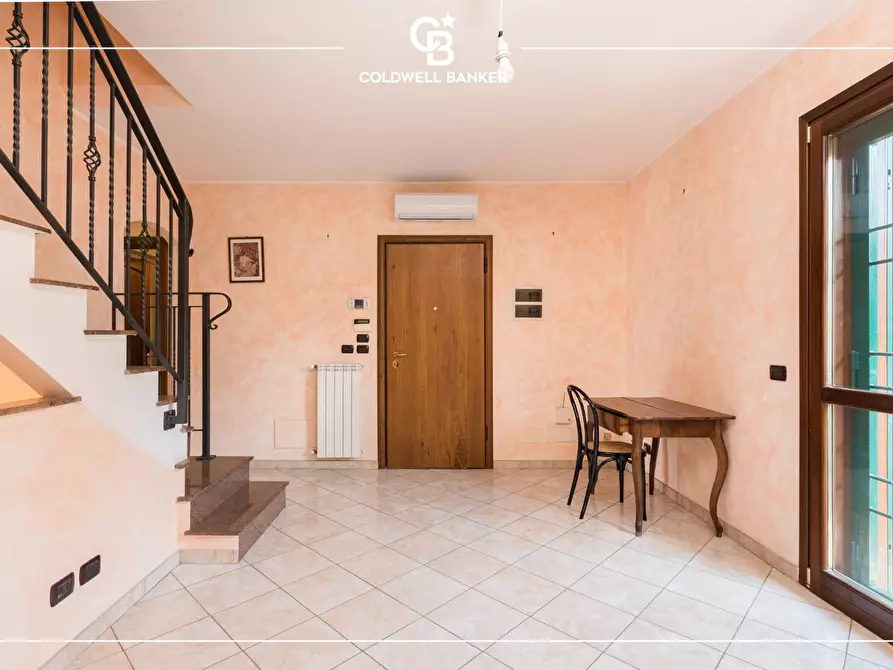 Immagine 6 di Villa in vendita  in Via dell'Acqua Acetosa 32/34 a Ciampino