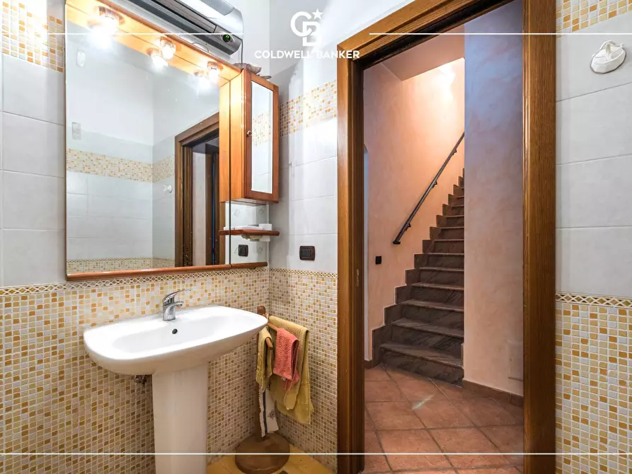 Immagine 35 di Villa in vendita  in Via dell'Acqua Acetosa 32/34 a Ciampino