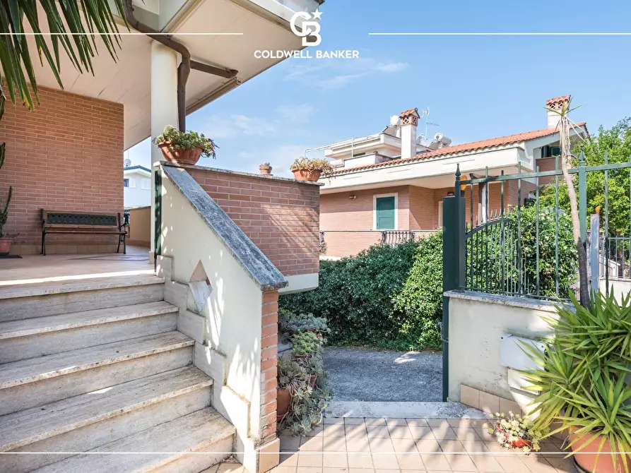 Immagine 38 di Villa in vendita  in Via dell'Acqua Acetosa 32/34 a Ciampino