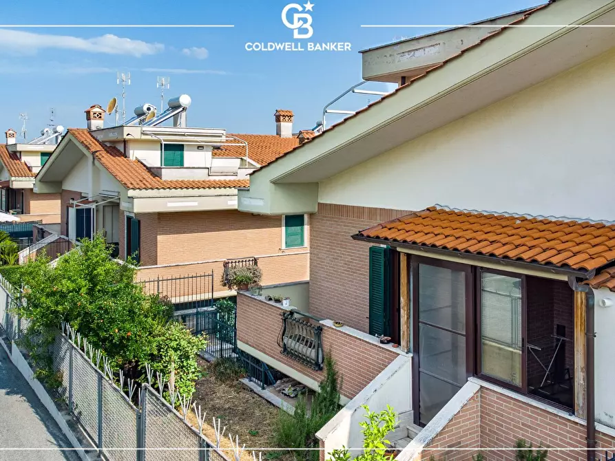 Immagine 41 di Villa in vendita  in Via dell'Acqua Acetosa 32/34 a Ciampino