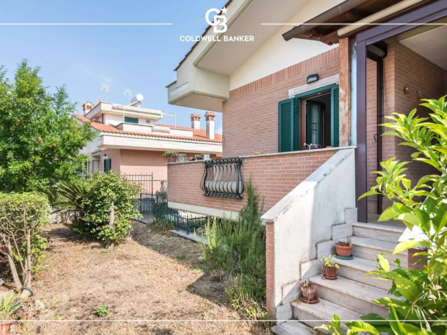 Immagine 42 di Villa in vendita  in Via dell'Acqua Acetosa 32/34 a Ciampino