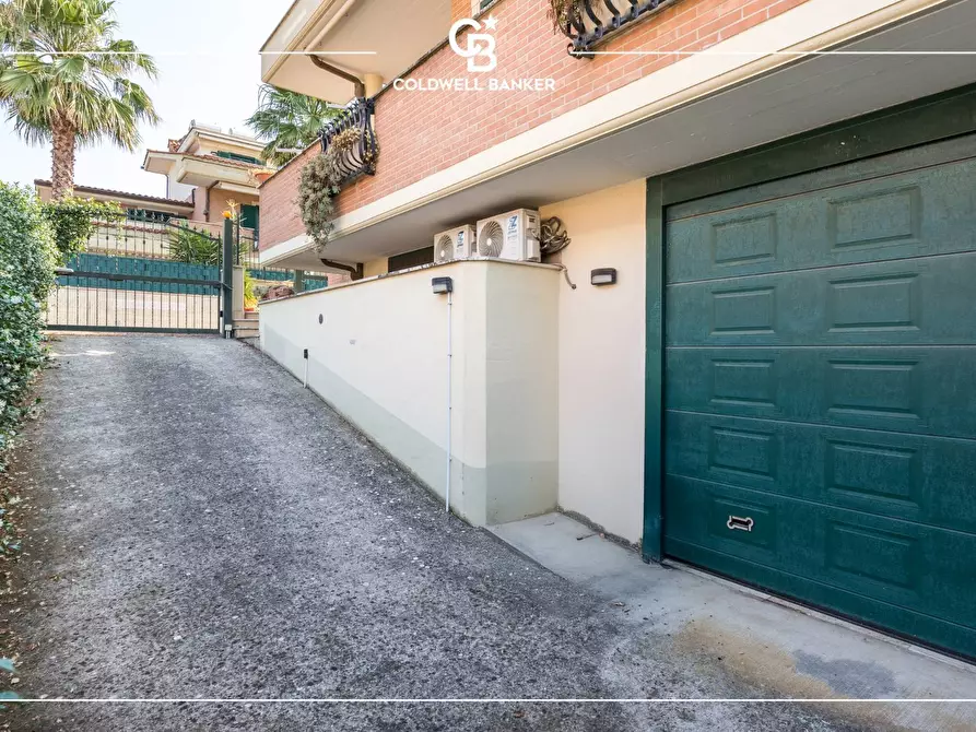 Immagine 46 di Villa in vendita  in Via dell'Acqua Acetosa 32/34 a Ciampino