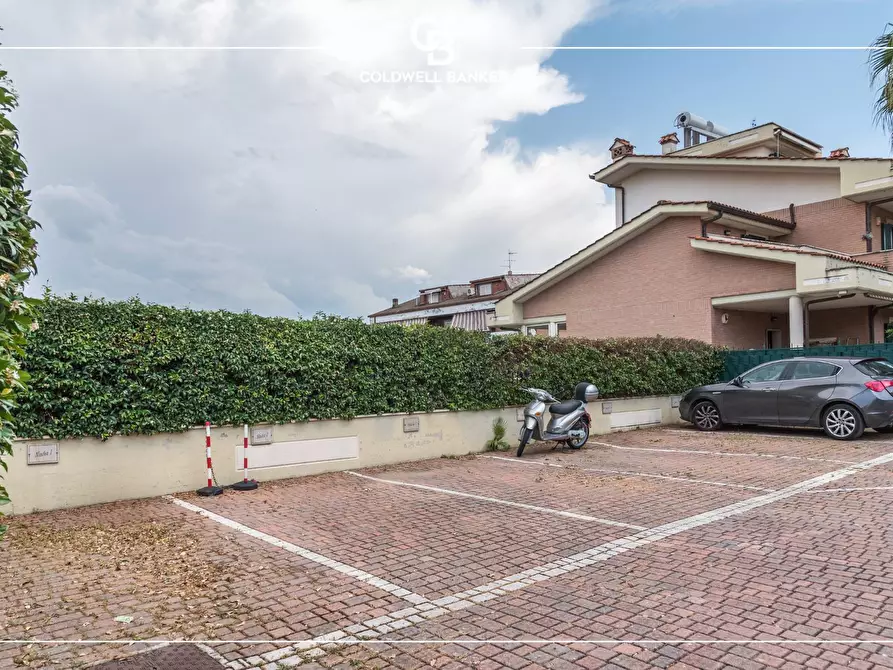 Immagine 49 di Villa in vendita  in Via dell'Acqua Acetosa 32/34 a Ciampino
