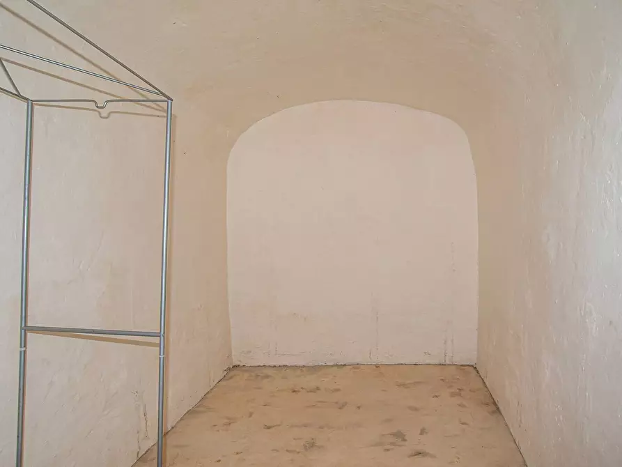 Immagine 3 di Locale commerciale in vendita  in Via Gabrio Serbelloni 122 a Roma