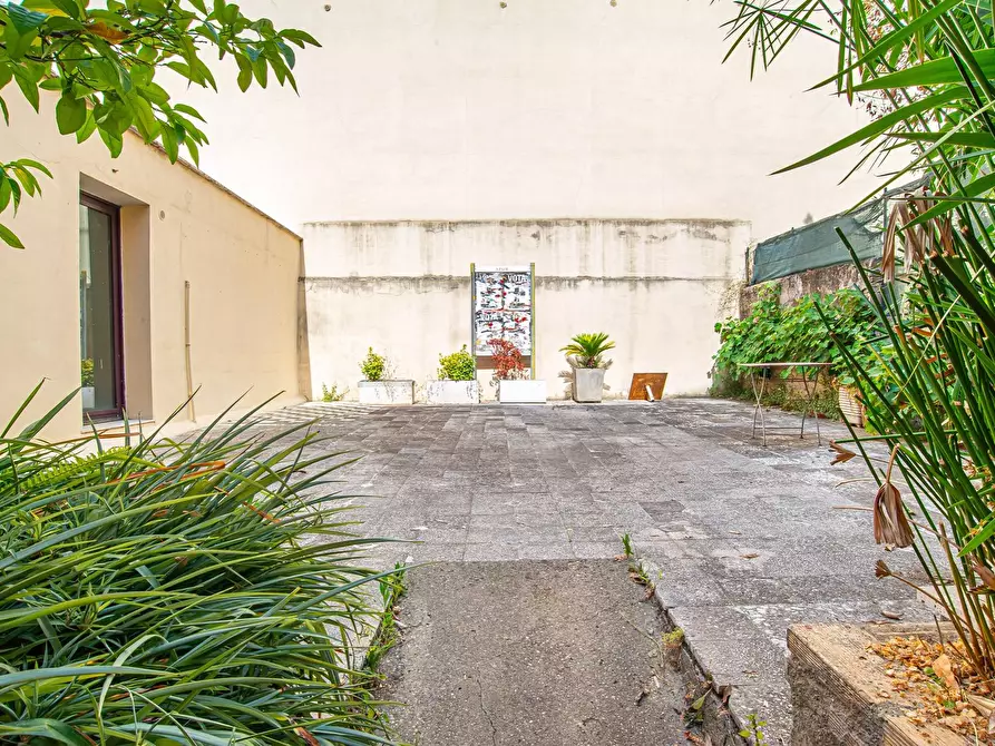 Immagine 5 di Locale commerciale in vendita  in Via Gabrio Serbelloni 122 a Roma