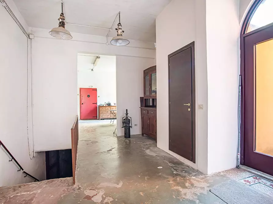 Immagine 6 di Locale commerciale in vendita  in Via Gabrio Serbelloni 122 a Roma