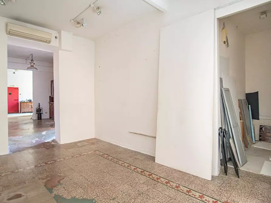 Immagine 16 di Locale commerciale in vendita  in Via Gabrio Serbelloni 122 a Roma