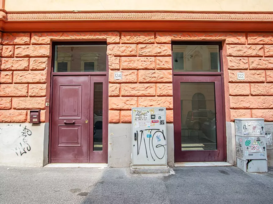 Immagine 18 di Locale commerciale in vendita  in Via Gabrio Serbelloni 122 a Roma