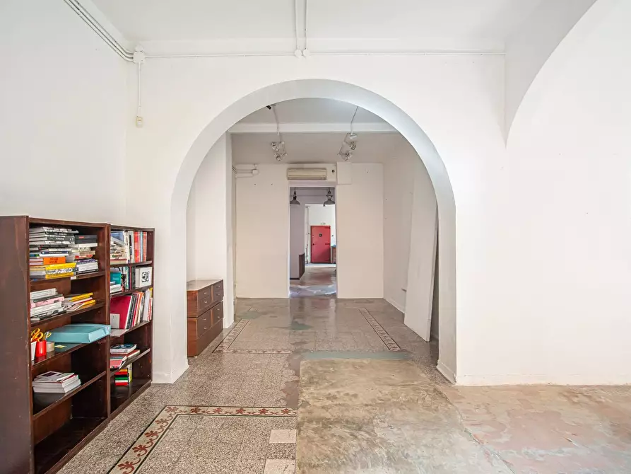 Immagine 19 di Locale commerciale in vendita  in Via Gabrio Serbelloni 122 a Roma