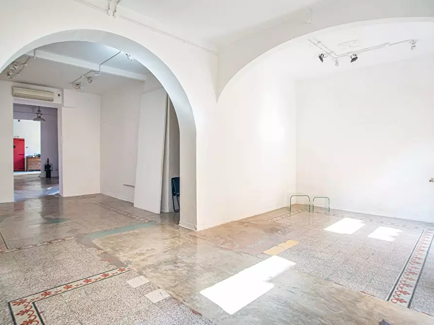 Immagine 21 di Locale commerciale in vendita  in Via Gabrio Serbelloni 122 a Roma
