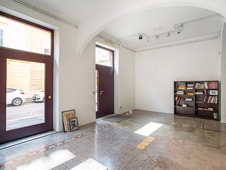 Immagine 22 di Locale commerciale in vendita  in Via Gabrio Serbelloni 122 a Roma