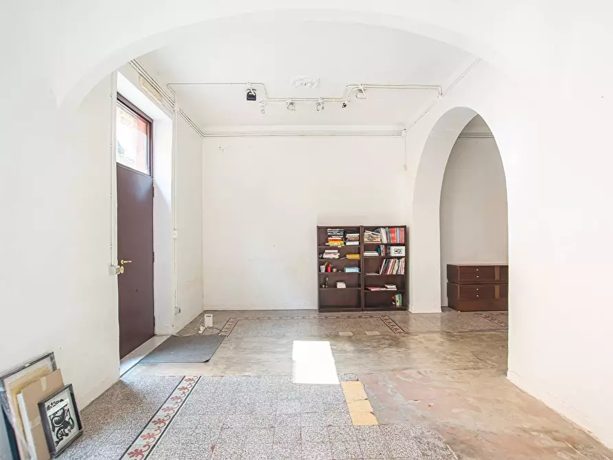 Immagine 24 di Locale commerciale in vendita  in Via Gabrio Serbelloni 122 a Roma