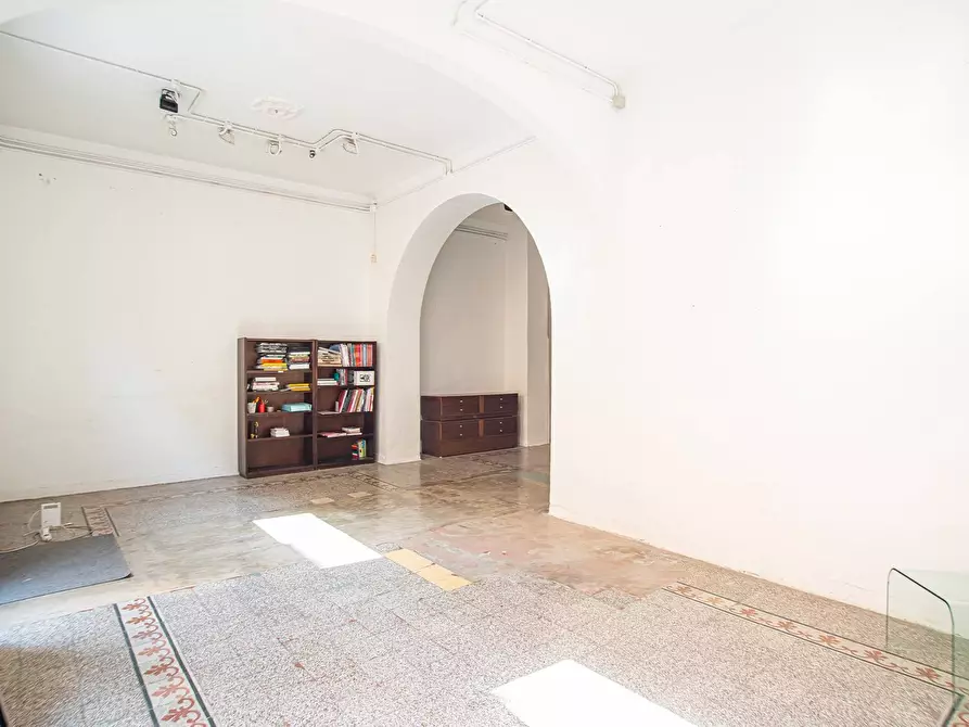 Immagine 25 di Locale commerciale in vendita  in Via Gabrio Serbelloni 122 a Roma