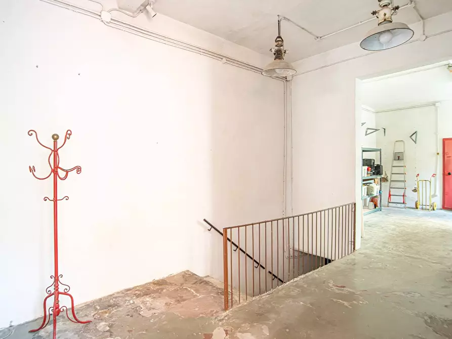 Immagine 29 di Locale commerciale in vendita  in Via Gabrio Serbelloni 122 a Roma