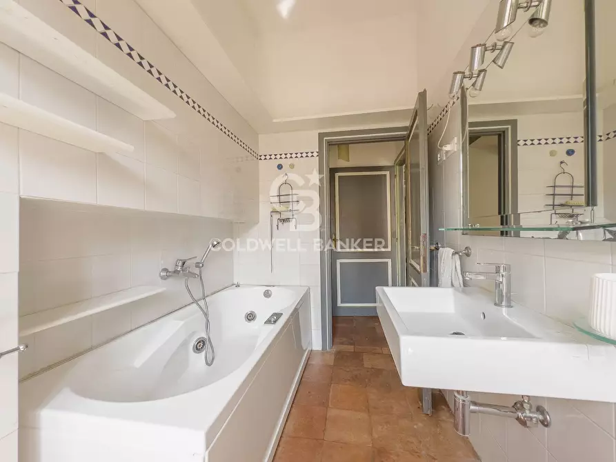 Immagine 34 di Appartamento in vendita  in Via San Filippo Neri 10 a Bracciano