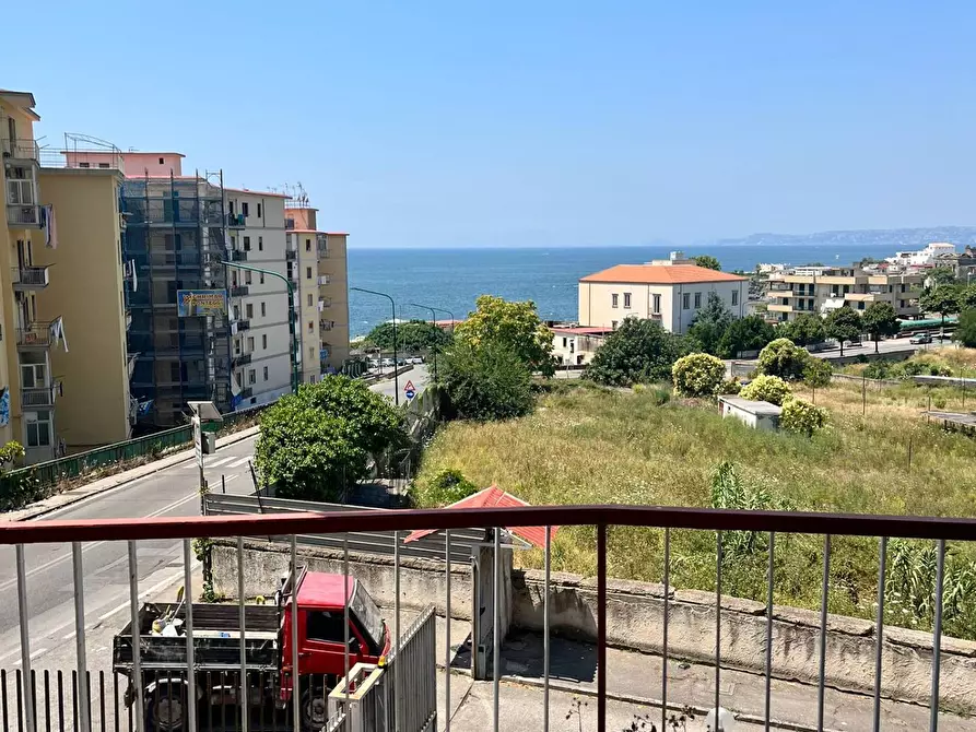 Immagine 2 di Appartamento in vendita  in via degli incisori a Torre Del Greco
